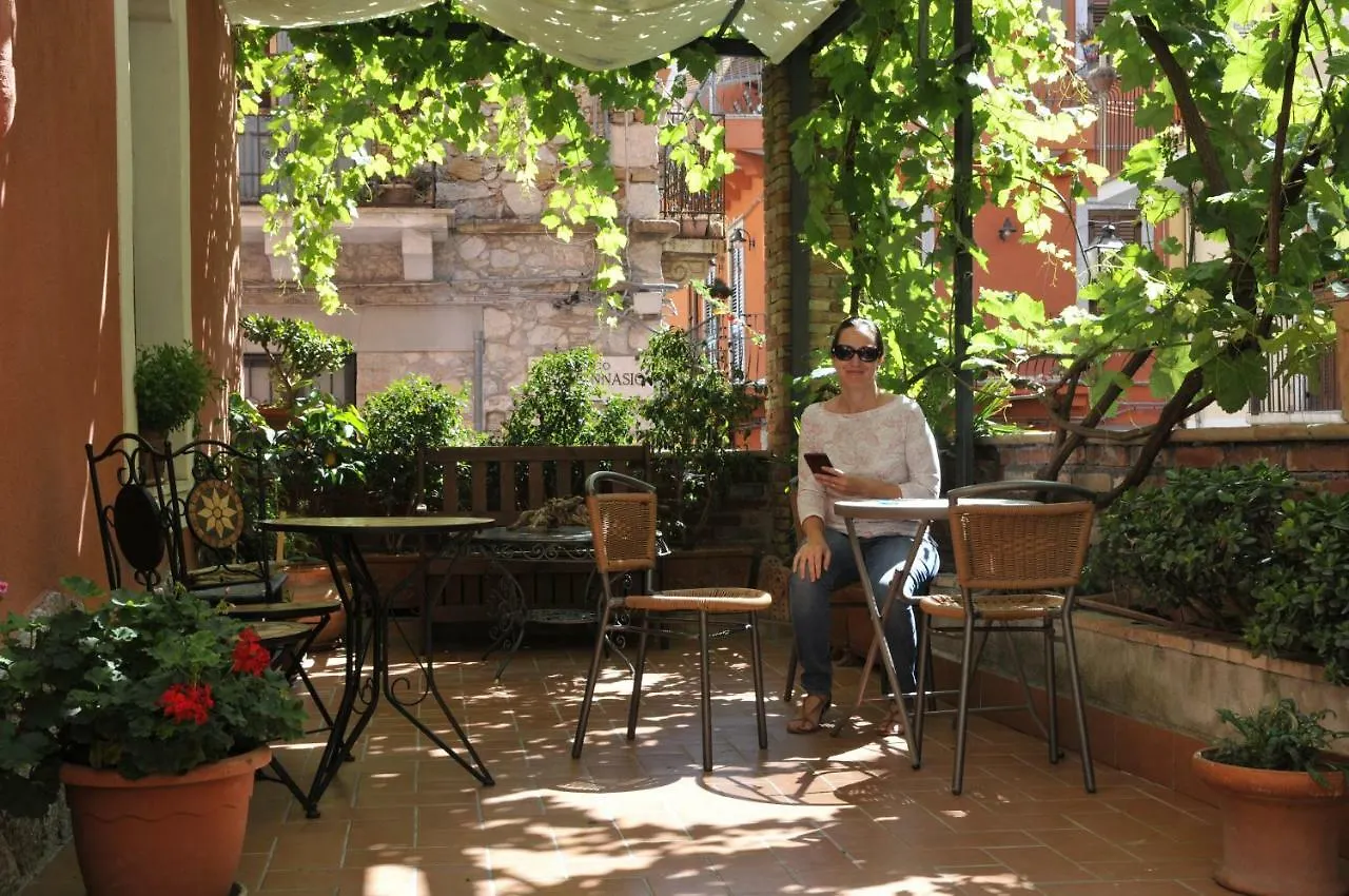 Casa Cifali Taormine 2*,  Italie